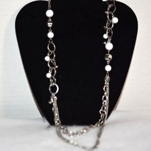 Bodacious Sleek Glam White/Silver Beaded Silver Tone Link Chain Casual Necklace - Picture 1 of 3